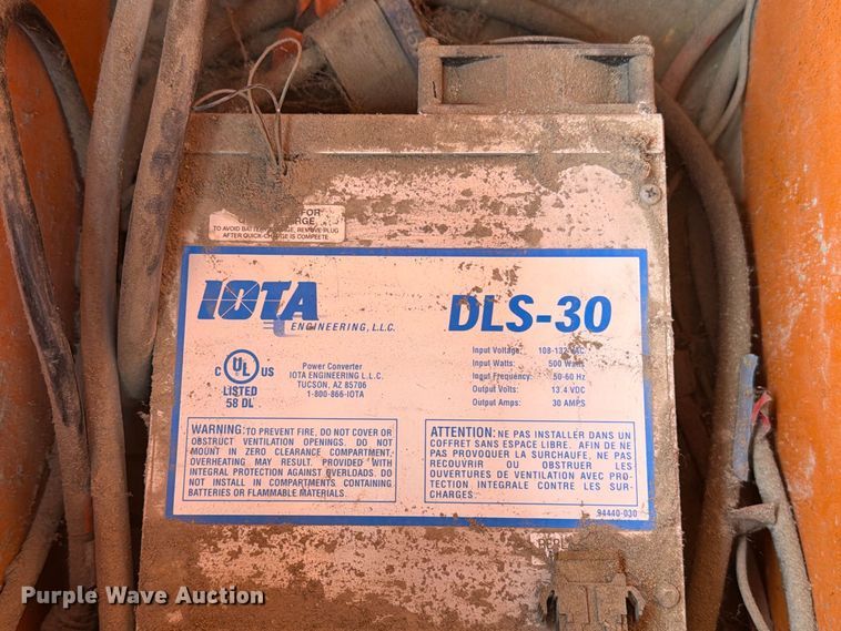 image for item FT8112 2003 Ver-Mac ST-4825 arrow board trailer