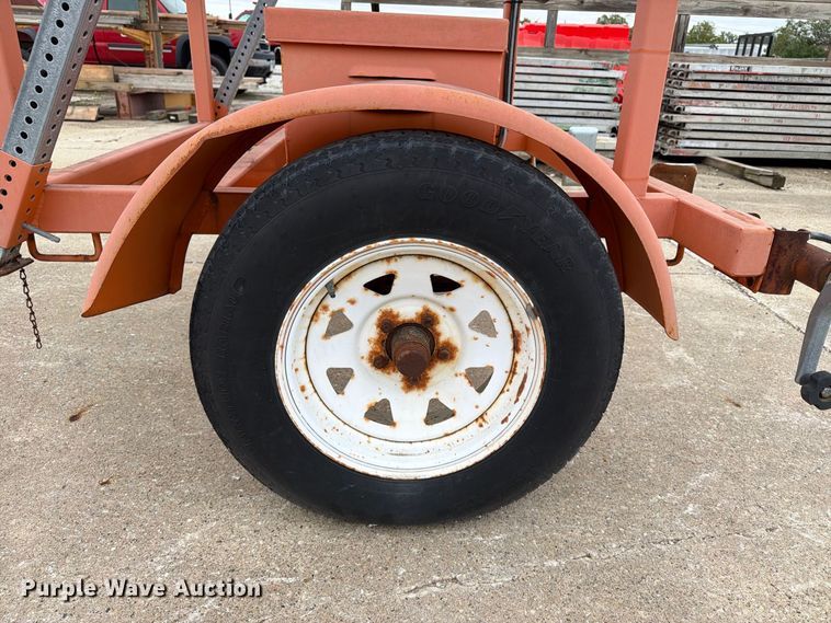 image for item FT8112 2003 Ver-Mac ST-4825 arrow board trailer