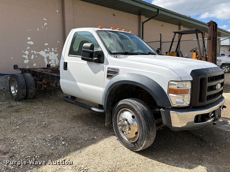 image for item FT8125 2008 Ford F450 Super Duty truck cab and chassis