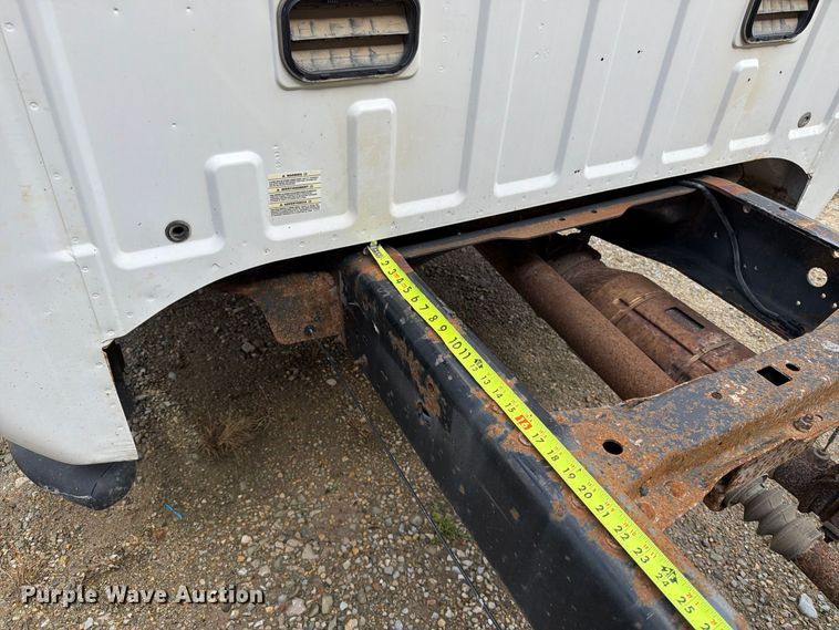 image for item FT8125 2008 Ford F450 Super Duty truck cab and chassis