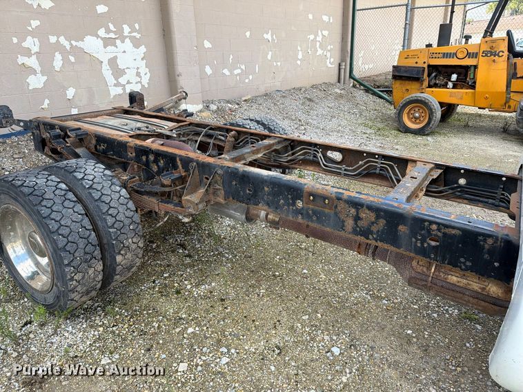 image for item FT8125 2008 Ford F450 Super Duty truck cab and chassis