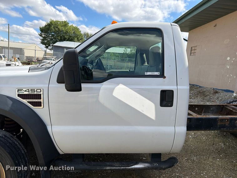 image for item FT8125 2008 Ford F450 Super Duty truck cab and chassis