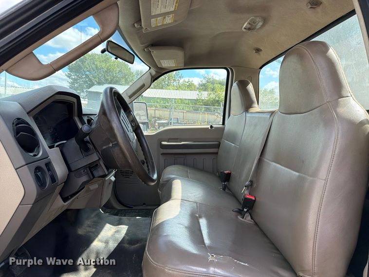 image for item FT8125 2008 Ford F450 Super Duty truck cab and chassis