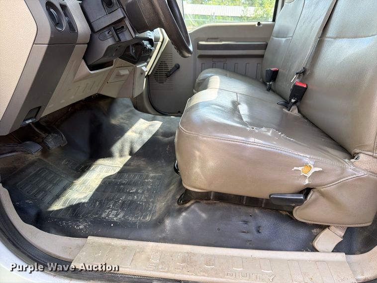 image for item FT8125 2008 Ford F450 Super Duty truck cab and chassis