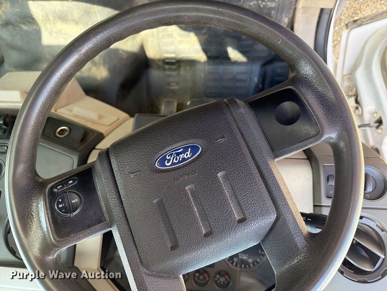 image for item FT8125 2008 Ford F450 Super Duty truck cab and chassis