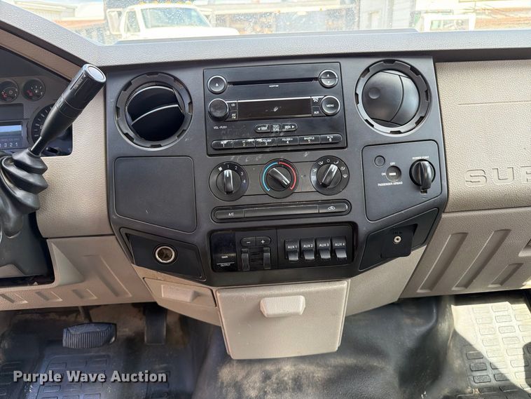 image for item FT8125 2008 Ford F450 Super Duty truck cab and chassis