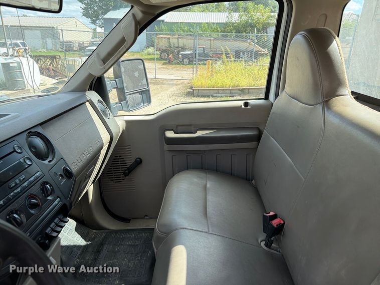 image for item FT8125 2008 Ford F450 Super Duty truck cab and chassis
