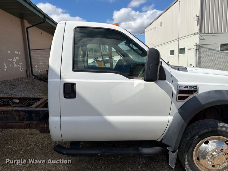 image for item FT8125 2008 Ford F450 Super Duty truck cab and chassis