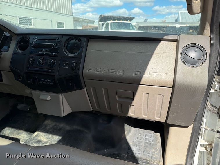 image for item FT8125 2008 Ford F450 Super Duty truck cab and chassis