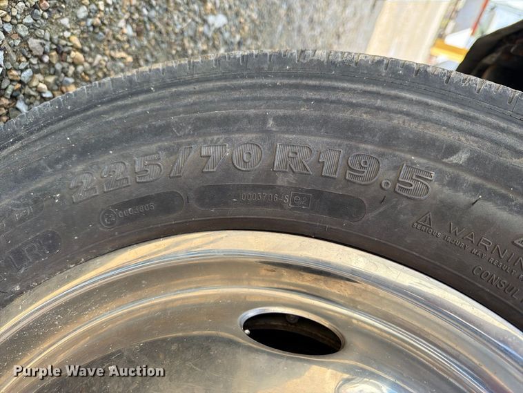 image for item FT8125 2008 Ford F450 Super Duty truck cab and chassis