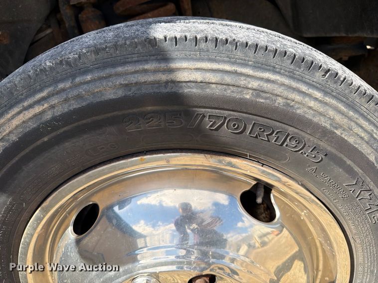 image for item FT8125 2008 Ford F450 Super Duty truck cab and chassis