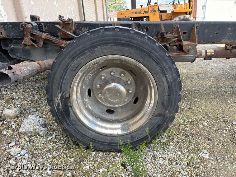 image for item FT8125 2008 Ford F450 Super Duty truck cab and chassis
