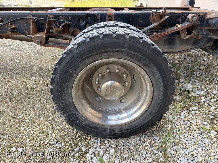 image for item FT8125 2008 Ford F450 Super Duty truck cab and chassis