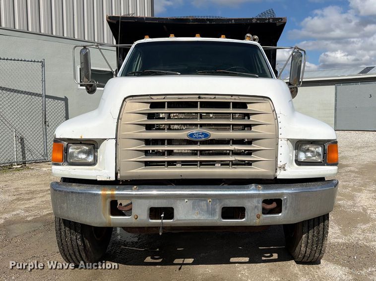 image for item FT8126 1999 Ford F-800 dump truck