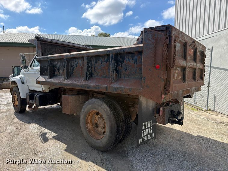 image for item FT8126 1999 Ford F-800 dump truck