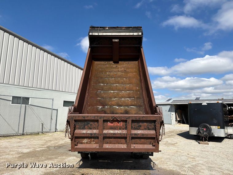image for item FT8126 1999 Ford F-800 dump truck