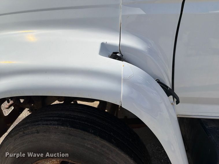 image for item FT8126 1999 Ford F-800 dump truck