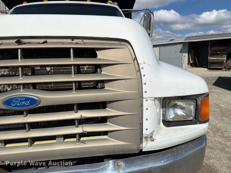 image for item FT8126 1999 Ford F-800 dump truck
