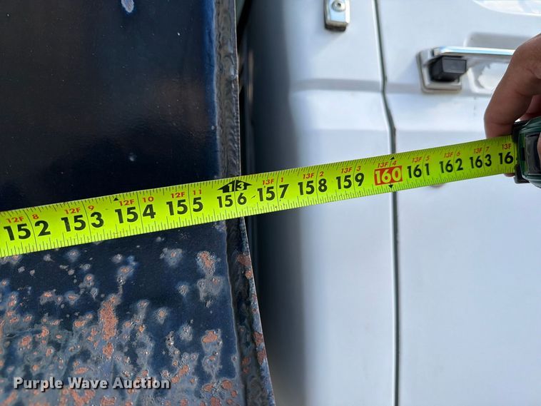 image for item FT8126 1999 Ford F-800 dump truck