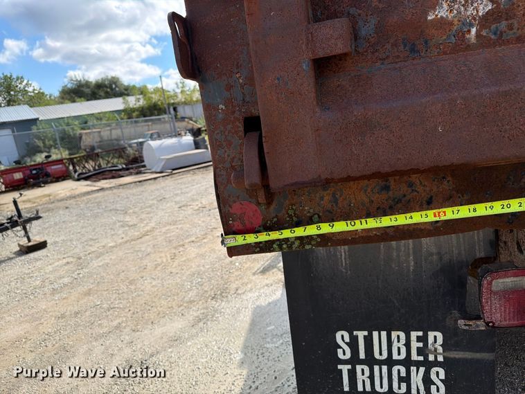 image for item FT8126 1999 Ford F-800 dump truck