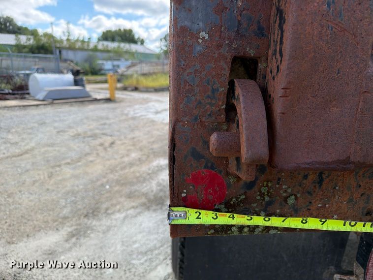 image for item FT8126 1999 Ford F-800 dump truck