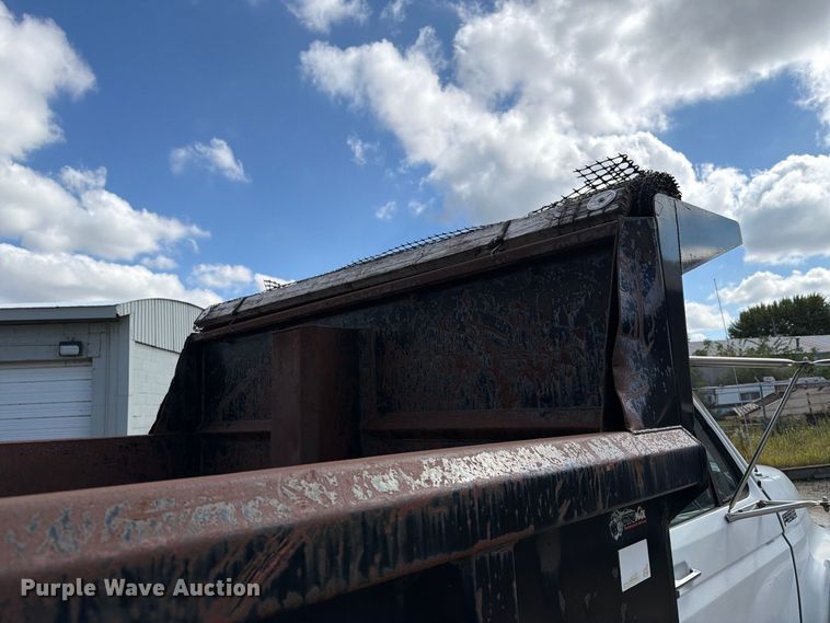image for item FT8126 1999 Ford F-800 dump truck