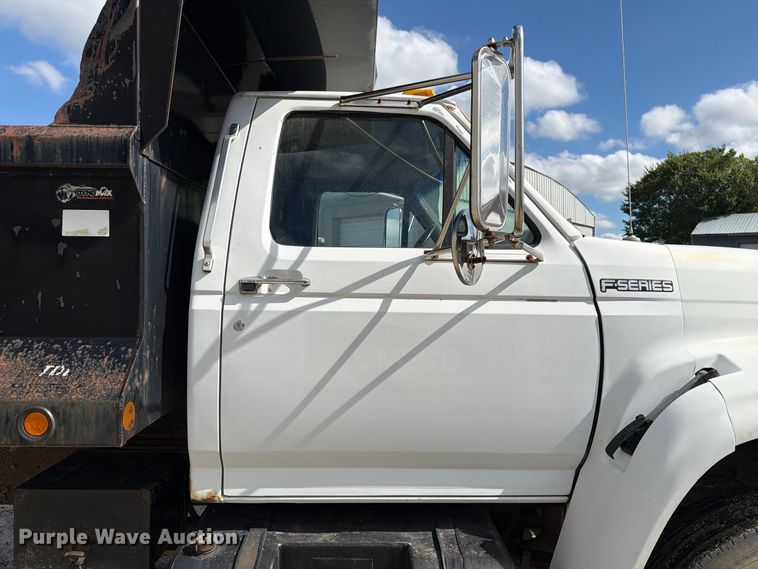image for item FT8126 1999 Ford F-800 dump truck