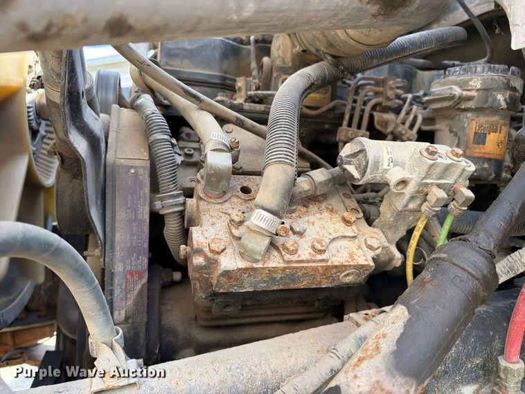 image for item FT8126 1999 Ford F-800 dump truck