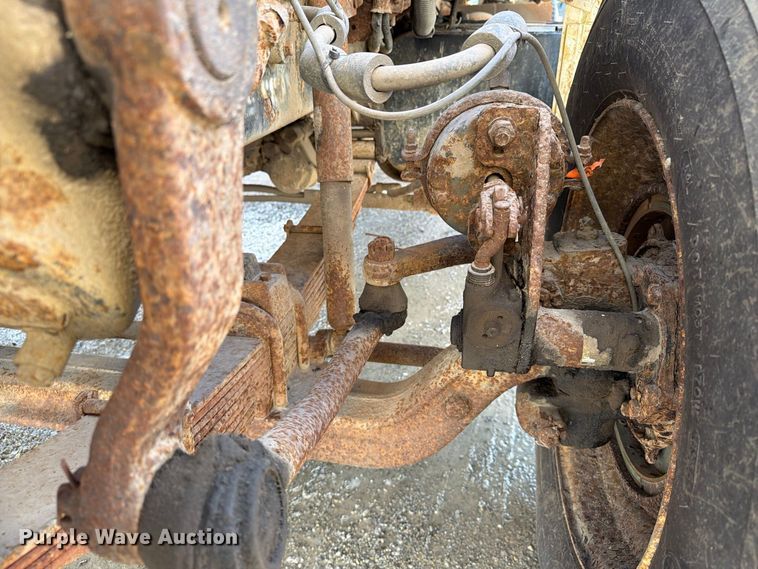 image for item FT8126 1999 Ford F-800 dump truck