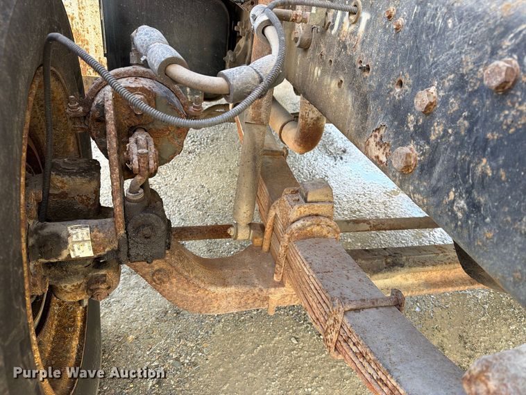 image for item FT8126 1999 Ford F-800 dump truck
