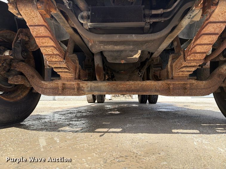 image for item FT8126 1999 Ford F-800 dump truck