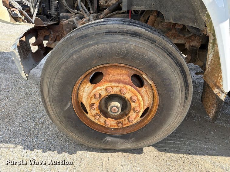 image for item FT8126 1999 Ford F-800 dump truck