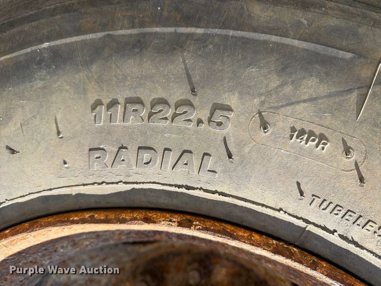 image for item FT8126 1999 Ford F-800 dump truck