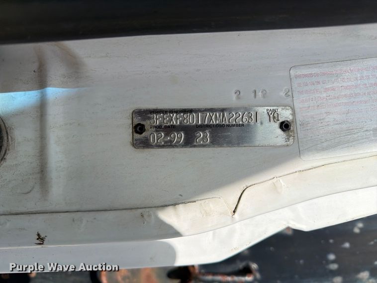 image for item FT8126 1999 Ford F-800 dump truck