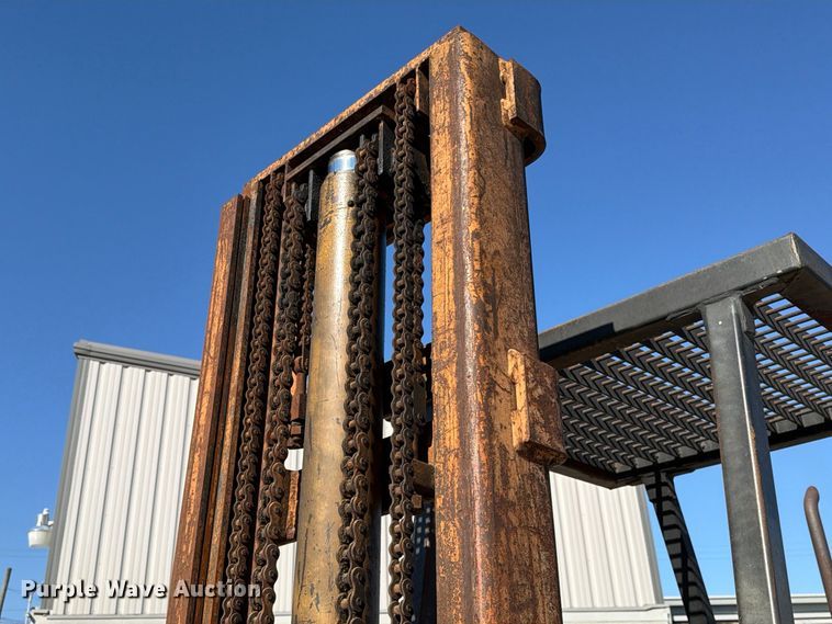 image for item FT8127 Case 584C forklift