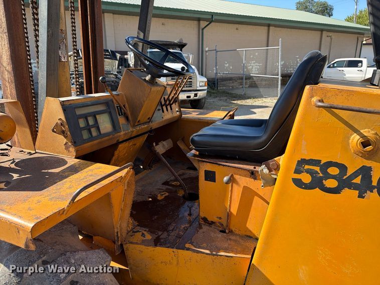 image for item FT8127 Case 584C forklift