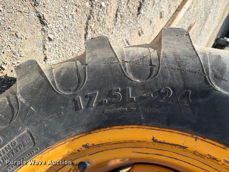 image for item FT8127 Case 584C forklift