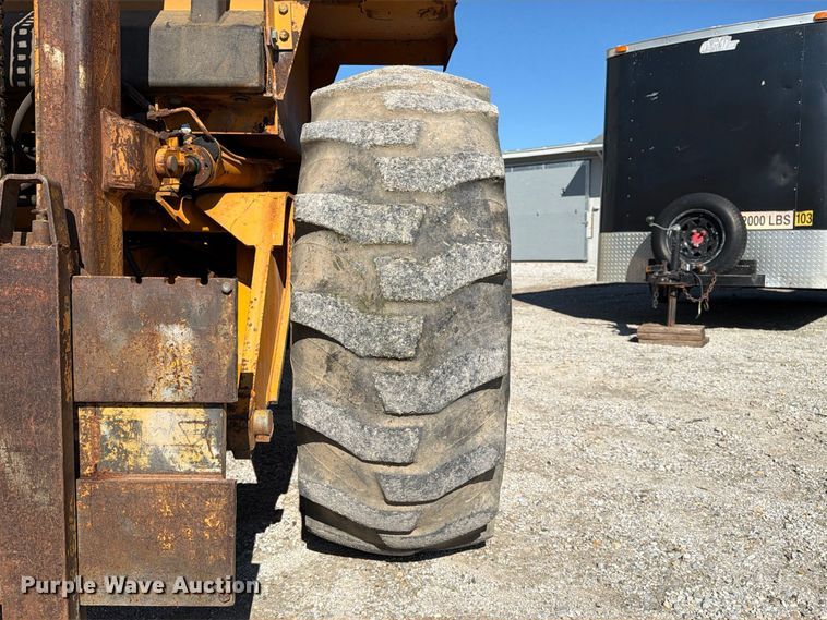 image for item FT8127 Case 584C forklift