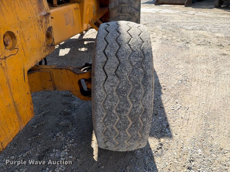 image for item FT8127 Case 584C forklift