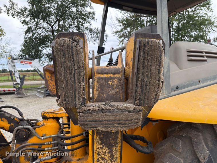 image for item FT8136 1995 JCB 214 backhoe