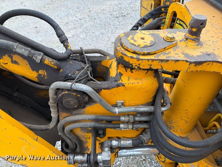 image for item FT8136 1995 JCB 214 backhoe