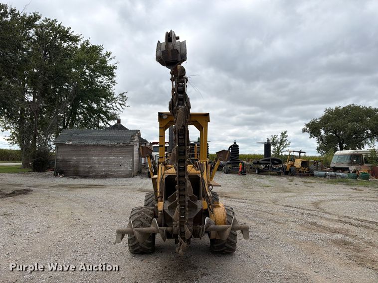 image for item FT8137 2019 Vermeer M475A trencher