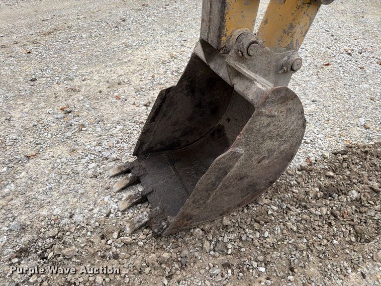 image for item FT8137 2019 Vermeer M475A trencher