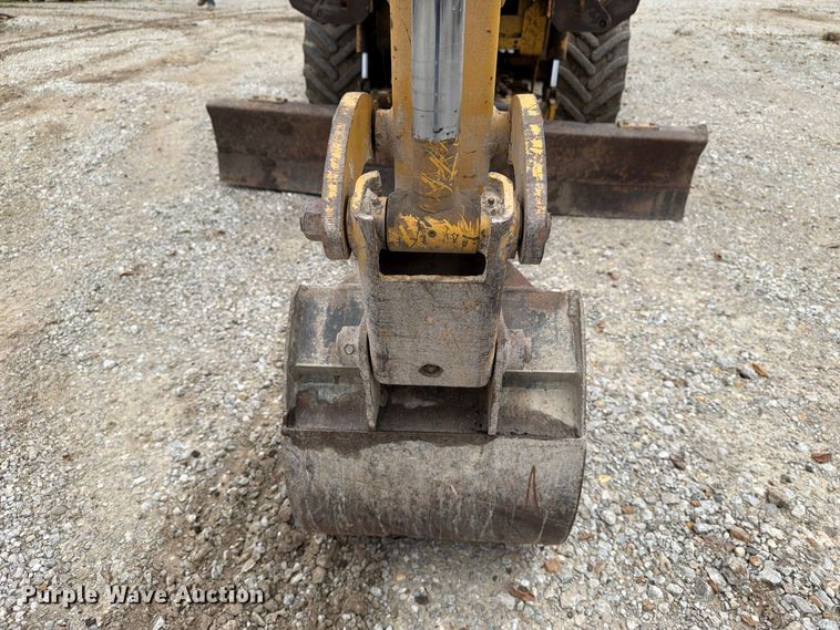 image for item FT8137 2019 Vermeer M475A trencher