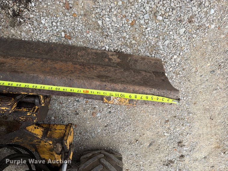 image for item FT8137 2019 Vermeer M475A trencher
