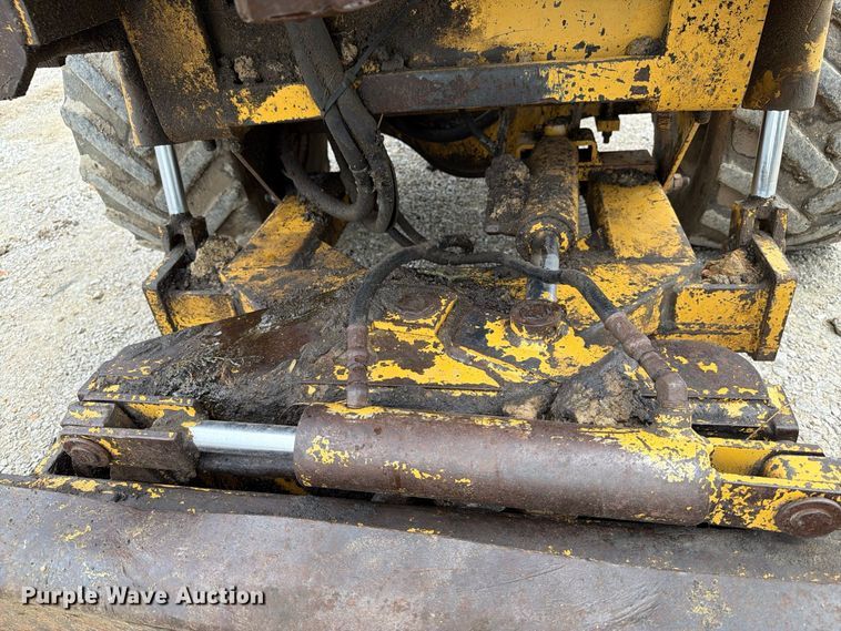 image for item FT8137 2019 Vermeer M475A trencher
