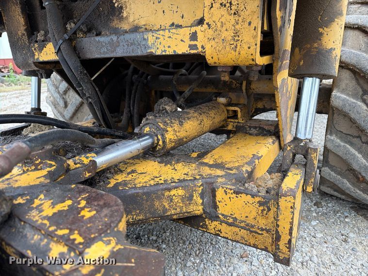 image for item FT8137 2019 Vermeer M475A trencher