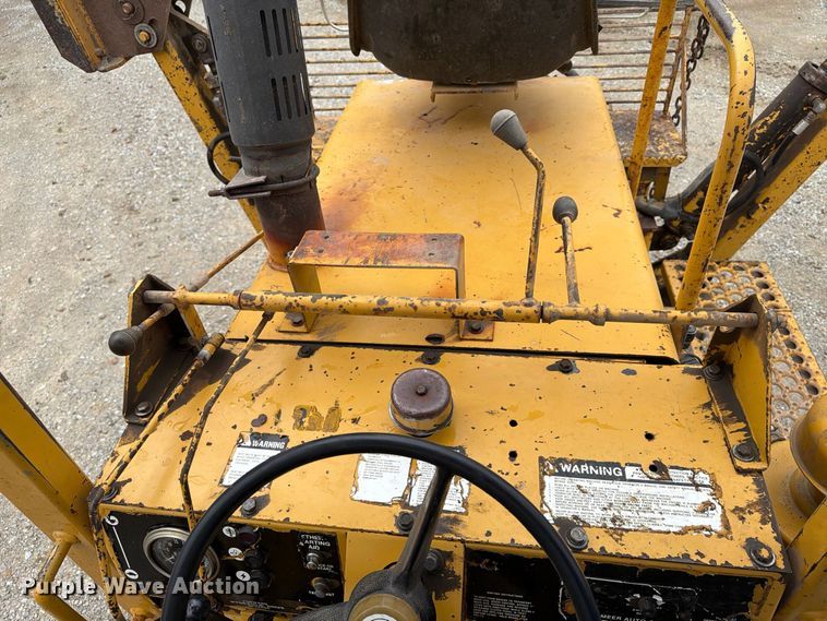 image for item FT8137 2019 Vermeer M475A trencher