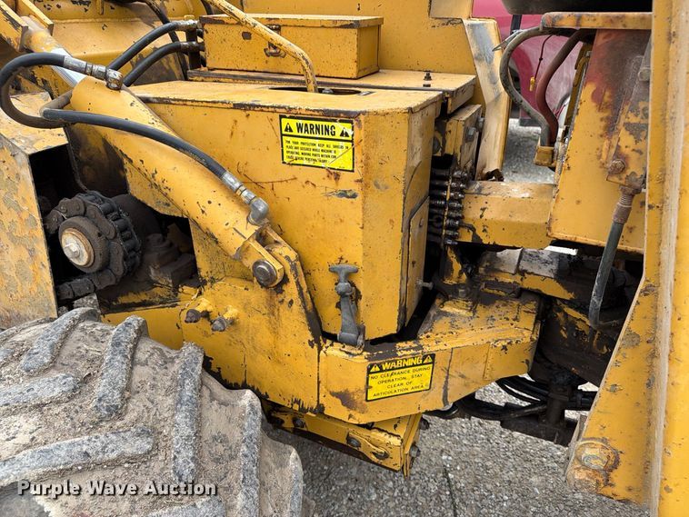 image for item FT8137 2019 Vermeer M475A trencher