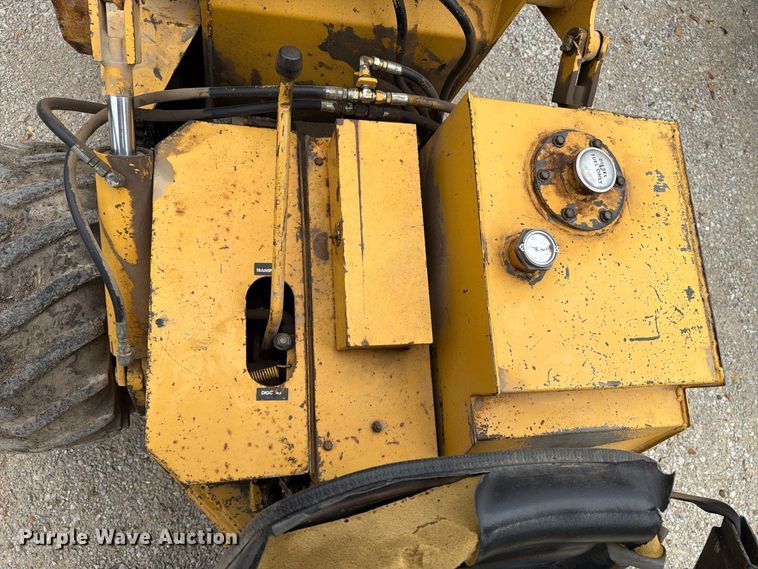 image for item FT8137 2019 Vermeer M475A trencher